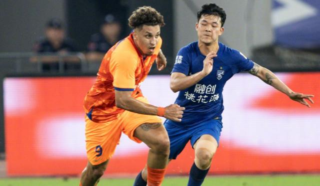 【中超】埃德米尔森破门克雷桑头槌 三镇1比1泰山