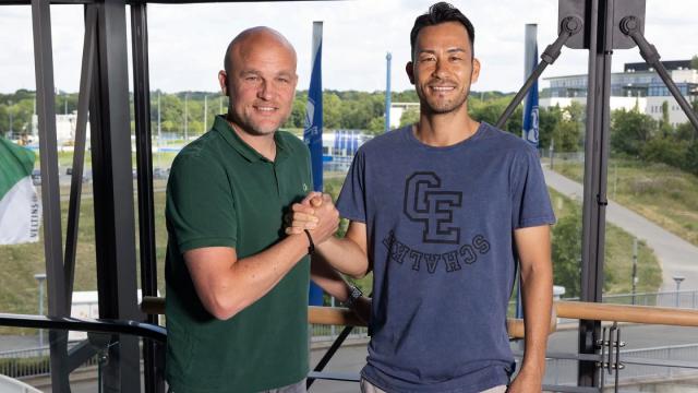 亿万28大舞台-德甲“养狼”再掀高潮，3名日本国脚4天内先后登陆